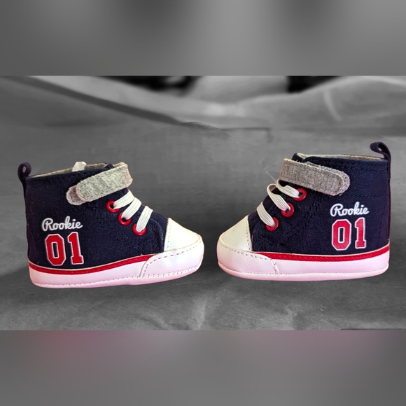 Child of Mine by Carter's Newborn high top rookie sneakers infant baseball shoes - Picture 3 of 8